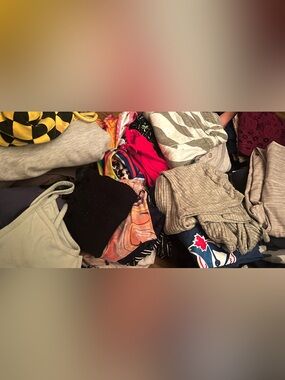 50+ pieces of women’s clothing Including brands like Lululemon and Under Armour